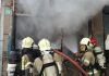 آتش نشانان کرج ۲۵ گرفتار در میان دود و آتش را نجات دادند