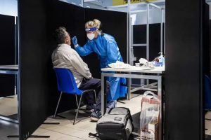 نخستین موارد عفونت با سویه‌ اومیکرون در نزدیکی ایران