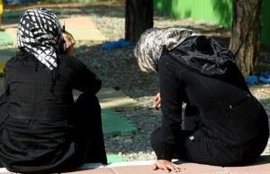 چقدر دختر فراری در ایران وجود دارد؟ | مهم‌ترین عوامل فرار دختران از خانه
