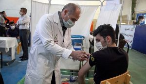 آغاز تزریق دوز سوم به افراد بالای ۱۸ سال | دوز سوم چه واکسنی بزنیم؟