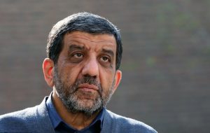 ضرغامی به نوازنده خیابانی: شادتر بزن! / مردم شادی می‌خواهند