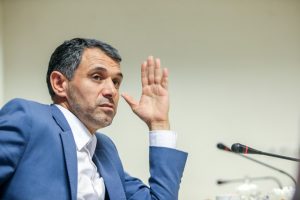 پای جفای آشکار افزایش ۱۰ درصدی حقوق کارمندان را امضا نمی‌کنیم