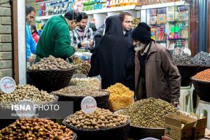 سفره های یلدایی خالی از آجیل و شیرینی!