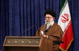 مذاکره و تعامل با دشمن در مقطعی به معنای تسلیم شدن در مقابل آن نیست