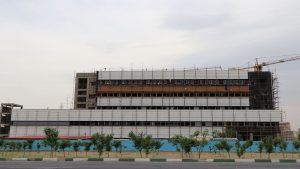 اخطار استاندار به پیمانکار بیمارستان فردیس؛ کار پیش نرود برخورد قانونی میکنیم
