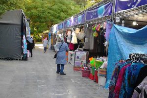 بازارچه های فروش تولیدات زنان سرپرست خانوار در کرج دایر  شد