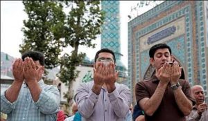 نماز عید فطر در هشت بقعه متبرکه شاخص البرز برگزار می شود