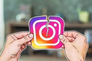 در قالب بازی رسانه ای و به خاطر منافع جناحی به روان مردم آسیب نزنید !