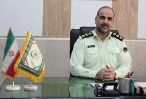 تحویل چک های ۸۵۰ میلیونی به صاحبش توسط مامور وظیفه شناس پلیس البرز