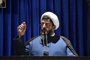 ببینید | انتقاد قاطع امام جمعه هشتگرد از سختگیری های حجاب