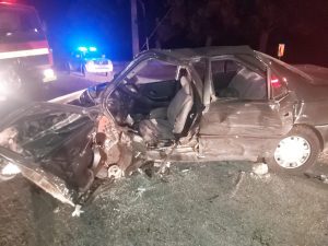 برخورد دو خودرو در جاده چالوس/ نجات زن حبس شده توسط آتشنشانان