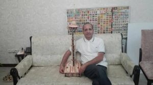 معلمی که به کبریت ها عشق می ورزد