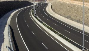 بیش از ۵۰۰ نیوجرسی در محور جدید هشتگرد – طالقان نصب شد بیش از ۵۰۰ نیوجرسی در محور جدید هشتگرد – طالقان نصب شد