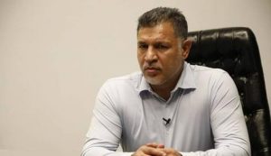برگرداندن دختر و همسر علی دایی از پرواز دبی