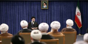 علما به میان جوان ها بروند و گره های ذهنی آنها را باز کنند