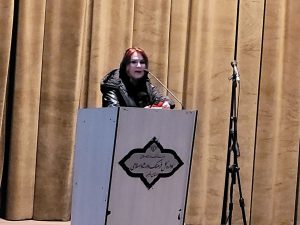 الهه ابراهیمی معلم شاعر: “فقط سرایش شعر آرامم می‌کند”