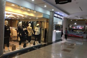 ضرب الاجل حذف عناوین بیگانه از سردر مغازه های البرز