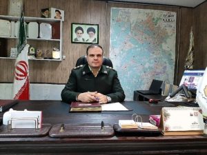 دستبند پلیس بر دستان خانم قاچاقچی