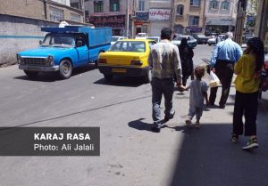 خیابانی بدون پیاده رو در کرج / جان عابران همیشه در خطر ! + تصاویر