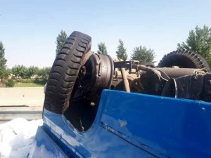 واژگونی نیسان حامل بار شیشه در اسلام آباد