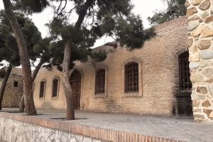 بازدید وزیر میراث فرهنگی و استاندار البرز از قلعه تاریخی صمصام در کرج