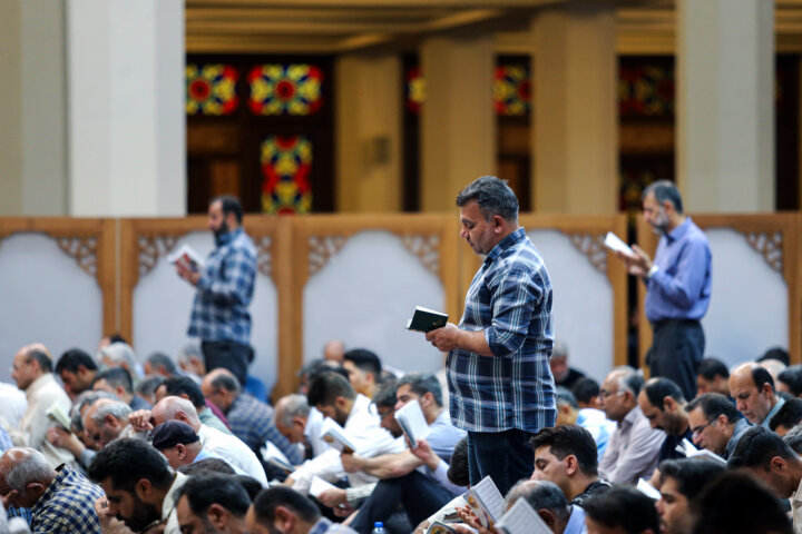 قرائت دعای عرفه در ۱۴ بقعه متبرکه البرز