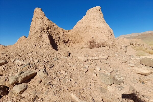 کشف سفال های تاریخی در روستای احمدآباد نظر آباد