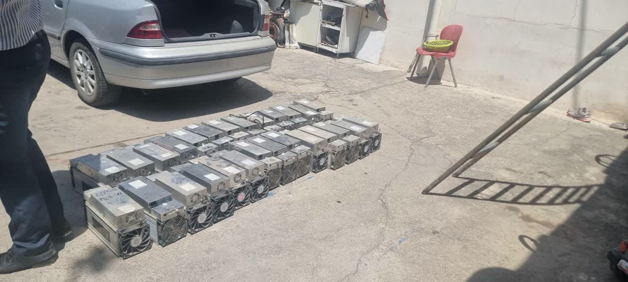 کشف ٢٧ دستگاه ماینر غیرمجاز در استان البرز کشف ٢٧ دستگاه ماینر غیرمجاز در استان البرز