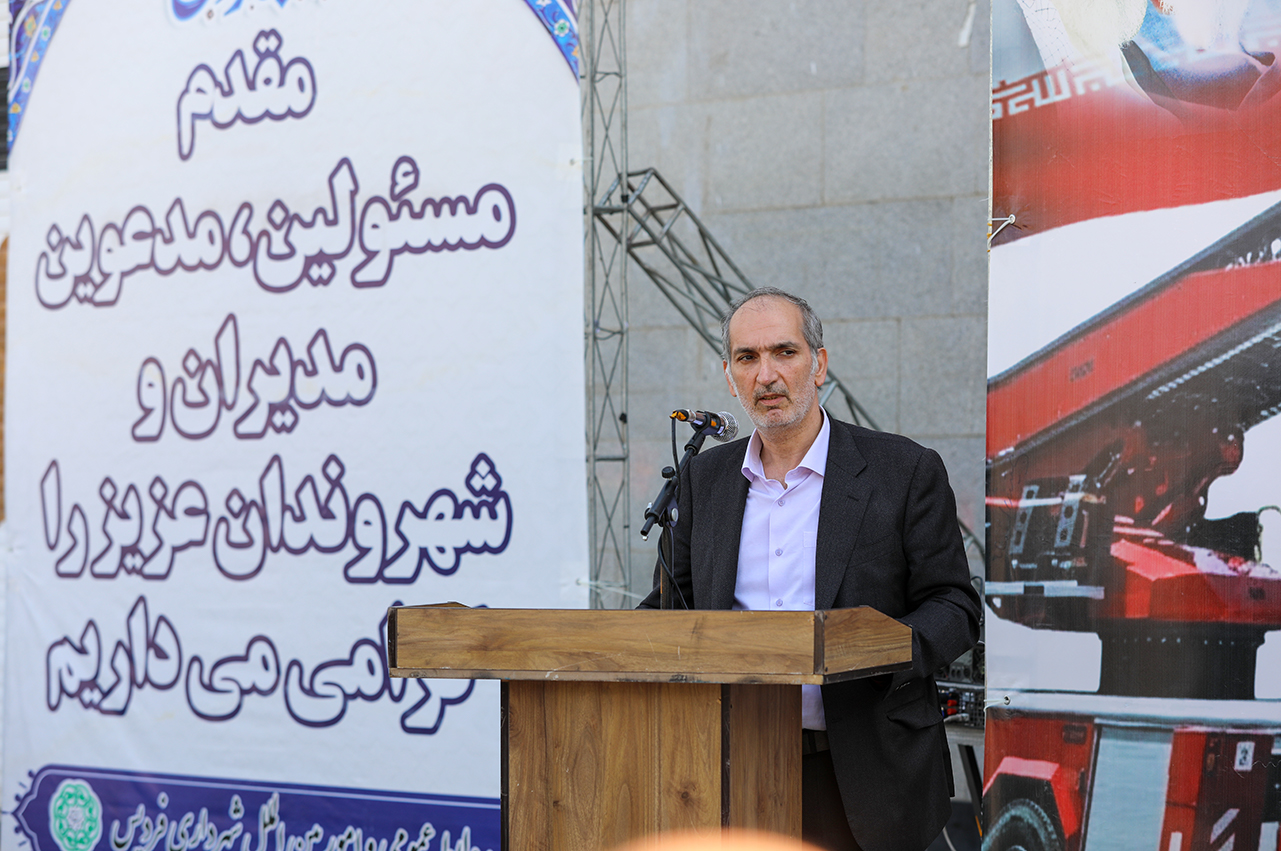 رونمایی از نردبان ۴۲ متری و بهره برداری از ساختمان مکمل آتش نشانی فردیس