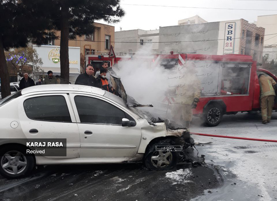 تصادف زنجیره ای در بلوار موذن / پژو آتش گرفت + تصاویر