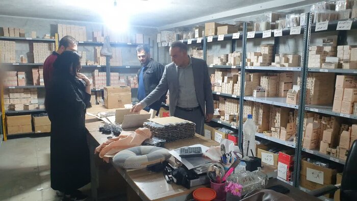 کشف کارگاه غیرمجاز تولید لوازم آرایشی و بهداشتی در فردیس